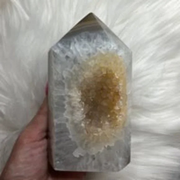 XXL Druzy Agate Tower - Picture 3 of 13